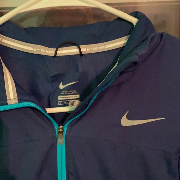 Blue Nike running sweatshirt - Picture 3 of 7